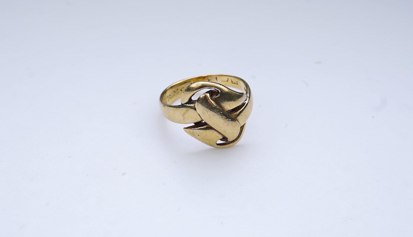 A rare Arts & Crafts gold ring, England, circa 1905